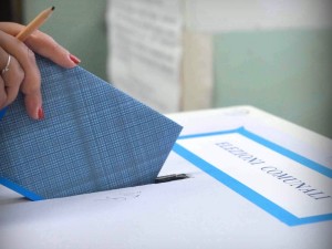 20140419-elezioni-comunali-voto-scheda-elettorale[1]