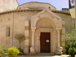 Brindisi_SGiovanni_al_Sepolcro3_XIIsec[1]