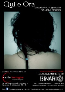 Locandina QUI E ORA - BINARIO 23 DANIELA ERRICO 20 DICEMBRE BRINDISI