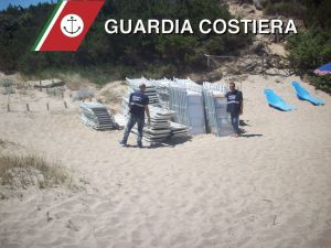 SEQUESTRO LETTINI OMBRELLONI (2)