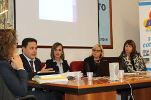 adoc-io-non-alzo-le-mani-1