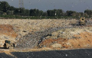 Rifiuti baresi ad Autigno: Consales continua la battaglia contro la Regione