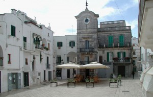 Cisternino: bandiere a mezz’asta per le vittime del disastro ferroviario