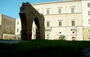 Disoccupato tenta di darsi fuoco a Palazzo Nervegna