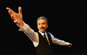 Stasera Beppe Fiorello ed il sogno di Modugno in scena al Nuovo Teatro Verdi