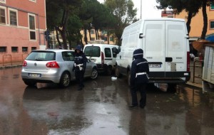Pioggia e caos al mercato di Sant’Angelo: interviene la Polizia Municipale