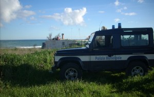 La Polizia Municipale contro l’abusivismo sulla litoranea nord
