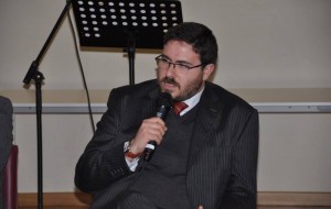 Domani Vincenzo Sardiello presenta Racconti in punta di cravatta a S. Vito dei N.nni