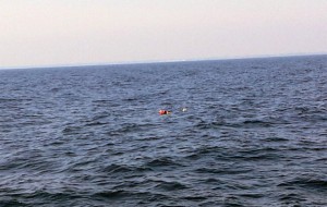 Naufraga barca al largo di Brindisi: tre pescatori salvati da Guardia Costiera e Vigili del Fuoco