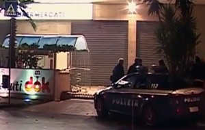 Rapine a supermarket e farmacia: manette ai polsi di tre giovani brindisini