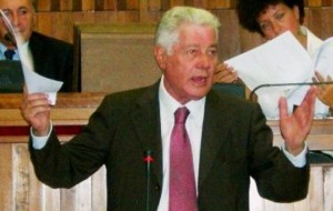 Schifeo: “la città di Brindisi intitoli una strada a Domenico Mennitti”
