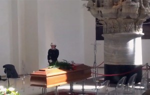 Brindisi ha tributato l’ultimo saluto a Mimmo Mennitti