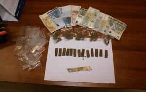 In casa erba e fumo: arrestati due brindisini
