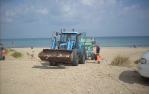 Ecotecnica avvia la pulizia delle spiagge: ecco il programma