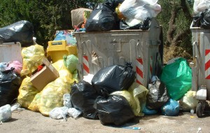 Consales firma ordinanza sui rifiuti: affidamento all’Ecologica Pugliese
