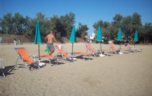 Ennesimo sequestro di una spiaggia abusiva