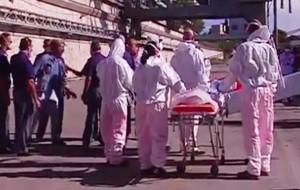 Sbarcati a Brindisi 594 migranti: arrestati gli scafisti. Donne incinte e feriti trasportati al Perrino