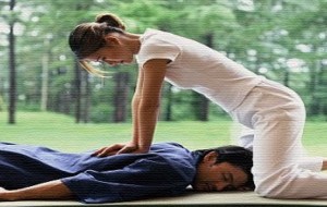 Lezione gratuita di shiatsu al Parco Di Giulio di Brindisi