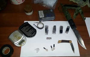 Armi, droga e furto di energia elettrica: arrestati madre e figlio