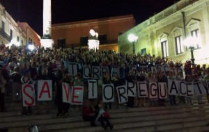 Torre Guaceto: grande partecipazione alla catena umana per dire No agli scarichi