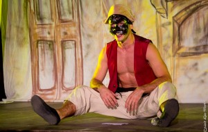 Oggi alle 21.00 Arlecchino fa il suo giro al circo