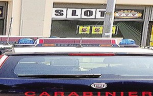 Giochi proibiti: blitz contro bar e sale giochi non rispettano le norme