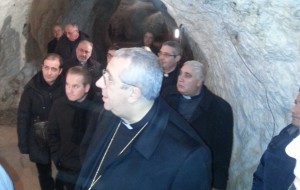 Mons. Satriano in visita alla Madonna della Nova