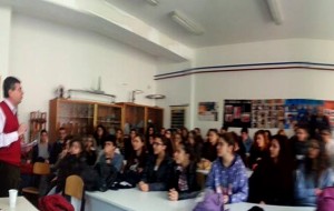 Leggiamo la costituzione nelle scuole: straordinario seguito al Liceo Palumbo