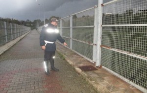 Pista ciclabile devastata dai vandali: ecco i risultati del sopralluogo della Polizia Municipale