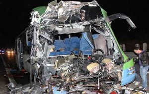 Schianto tra pullman ed autogru: decine di feriti sulla Brindisi-Taranto, alcuni gravi