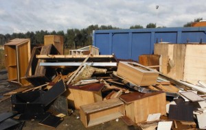 Isola ecologica utilizzata come discarica: scatta il sequestro