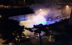 Tre auto distrutte dalle fiamme al Rione Bozzano