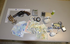 Droga ed armi nello sgabuzzino: in carcere 30enne di Sant’Elia