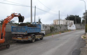 Ceglie M.ca: avviati i lavori di riqualificazione delle banchine stradali
