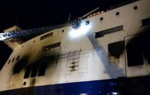 Ancora fiamme a bordo della Norman Atlantic: sotto controllo la temperatura delle 1.200 tonnellate di carburante