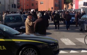 Un fiume di gente per l’inaugurazione della nuova piazza coperta