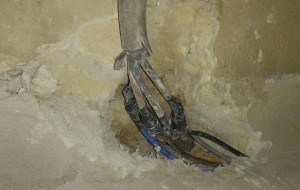 Brindisi: arresti per droga e furto di energia elettrica