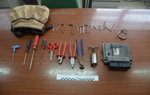 In auto con il kit del rapinatore: denunciati due ragazzi
