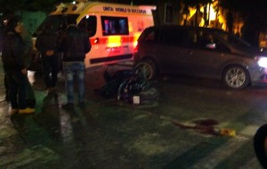 Auto contro moto alla Commenda: feriti due ragazzi