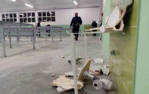 La nuova “piazza” coperta devastata dagli abusivi