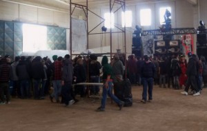 Le forze dell’ordine irrompono in un rave party: fermate 200 persone, arrestato minorenne