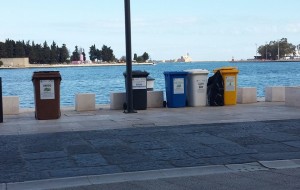 Stop ai rifiuti vista mare: ecco l’ordinanza che lo vieta. 300 €. di multa per chi sgarra