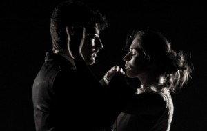“Nella gioia e nel dolore” prosegue la rassegna teatrale “Solo Andata”