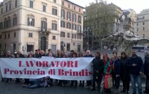I lavoratori della Provincia di Brindisi manifestano a Roma contro la riforma