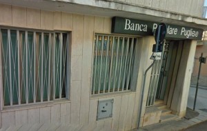 Tuturano: rapinatore solitario assalta banca
