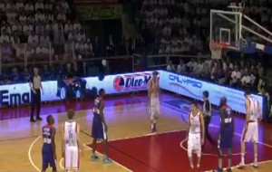 Capolavoro Brindisi: batte Reggio Emilia per 71-74 e porta la serie sull’1-1
