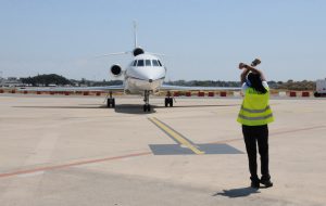 Bimbo trasportato d’urgenza da Brindisi a Roma con velivolo del 31° Stormo dell’Aeronautica Militare