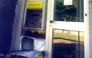 Torre Canne: fanno esplodere il postamat e rubano 15mila euro