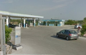 Tentano il furto al bar dell’area di servizio: guardie giurate mettono in fuga i ladri