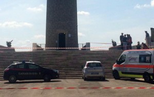 13 lavoratori di Ecotecnica protestano al Monumento al Marinaio